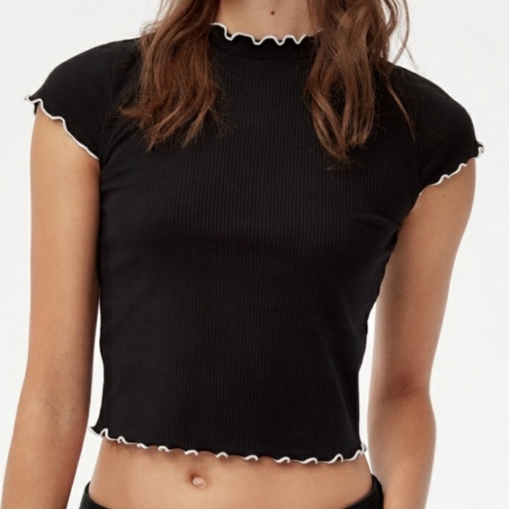 Aritzia Sunday best crowl T-shirt